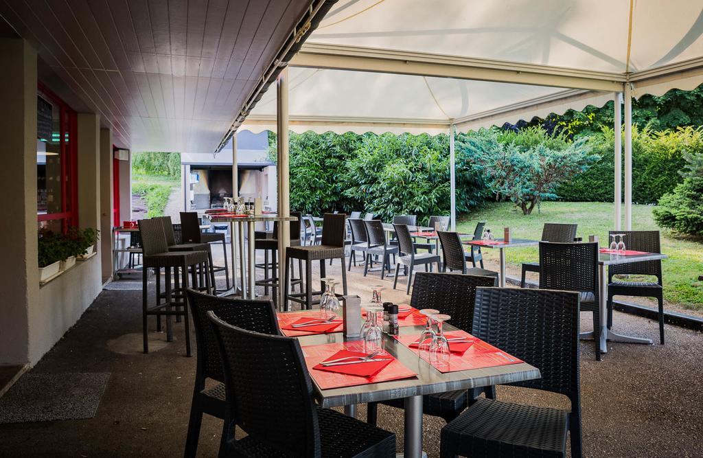 Logis Hotel Lons-Le-Saunier - Restaurant Le Grill Exterior photo