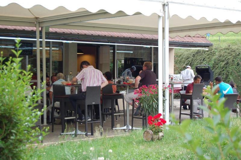 Logis Hotel Lons-Le-Saunier - Restaurant Le Grill Exterior photo